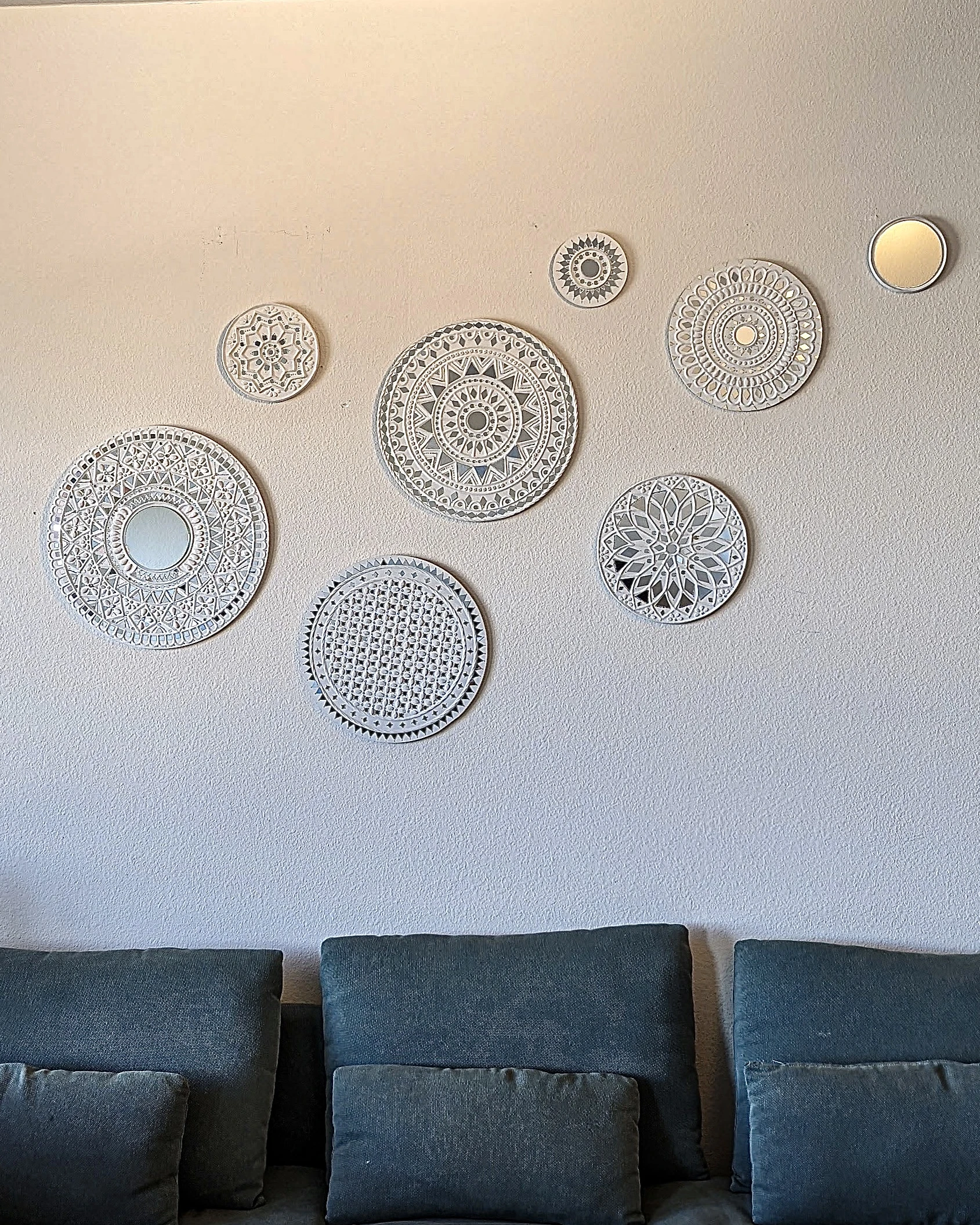 Set of 8 White lippnart